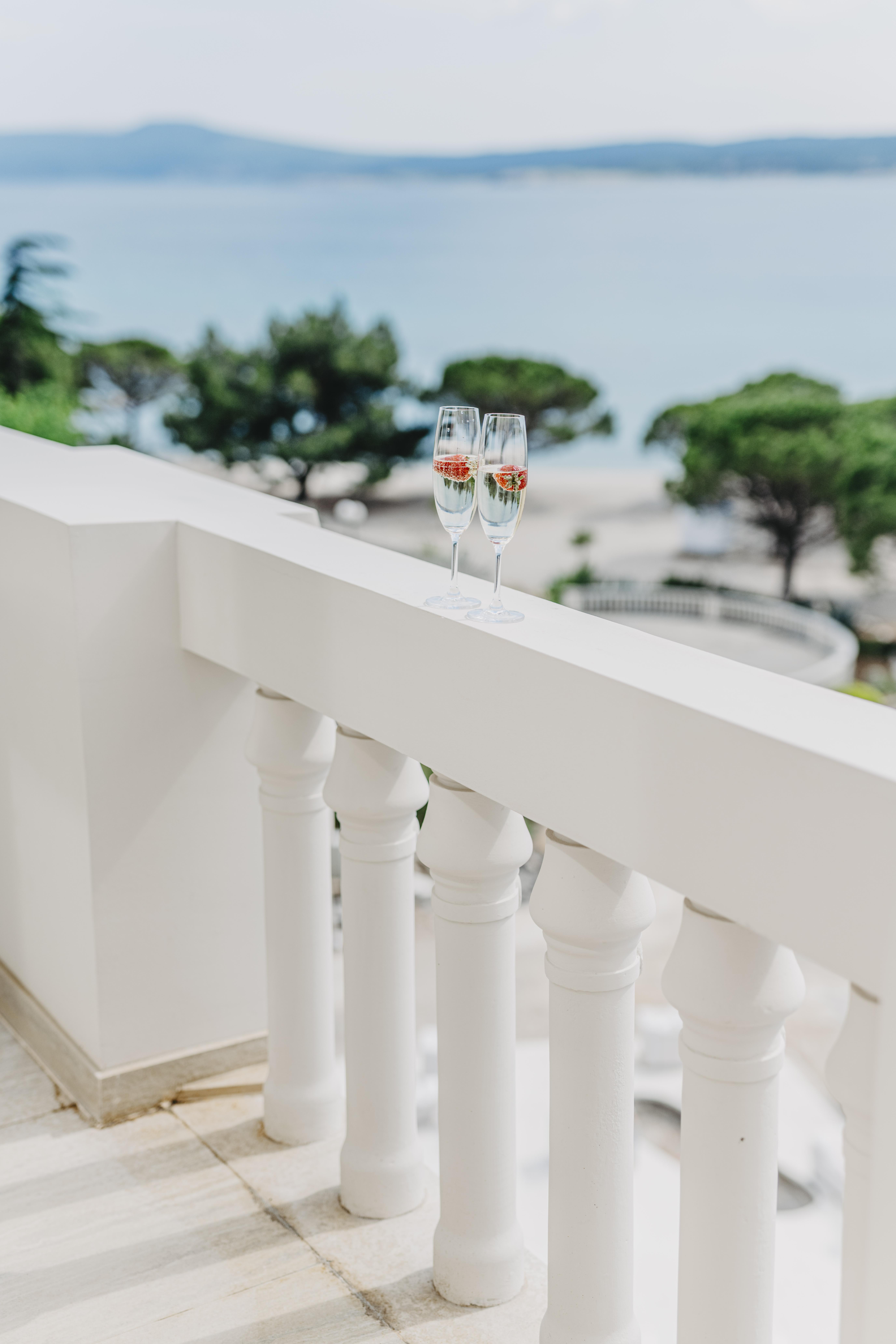 Hotel Miramare Crikvenica Eksteriør billede A glass of champagne