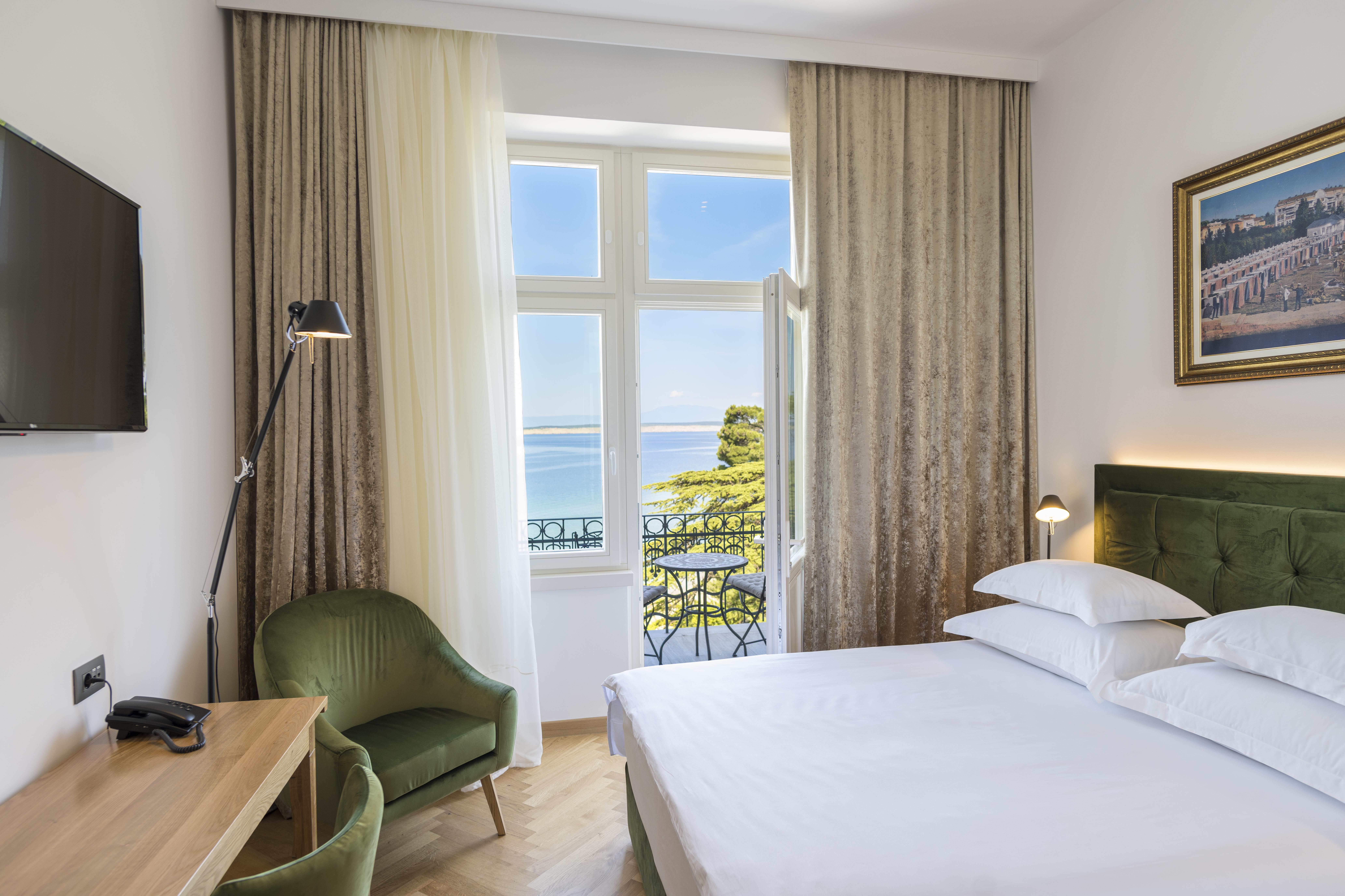 Hotel Miramare Crikvenica Eksteriør billede A room at the hotel