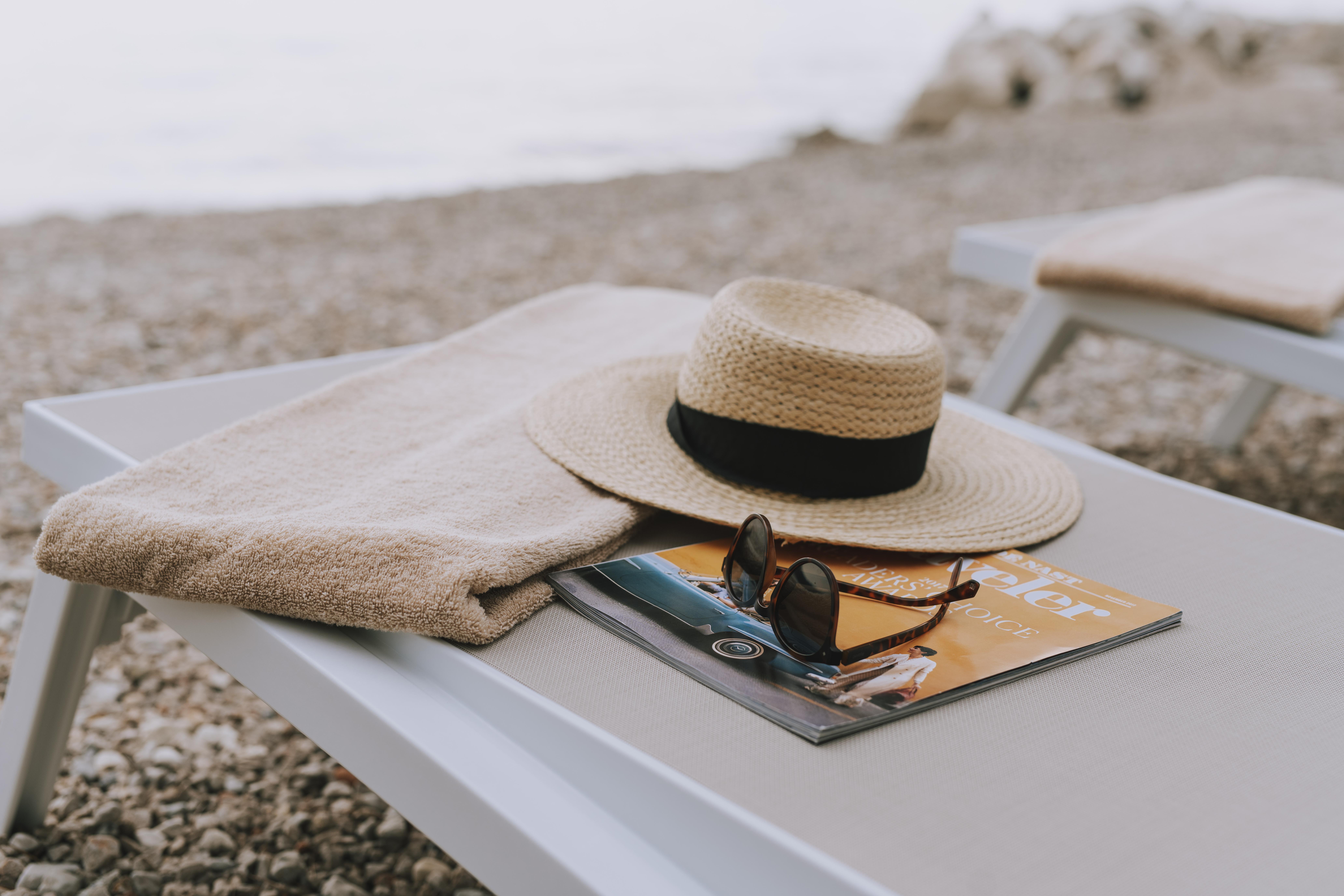 Hotel Miramare Crikvenica Eksteriør billede A beach hat