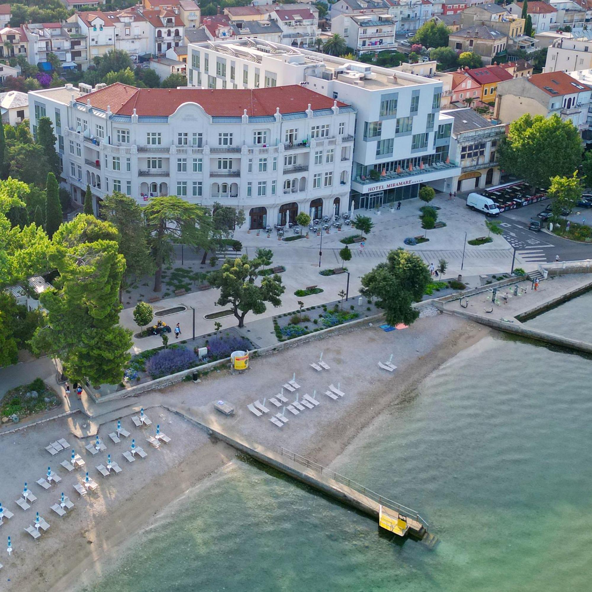Hotel Miramare Crikvenica Eksteriør billede Aerial view of the hotel
